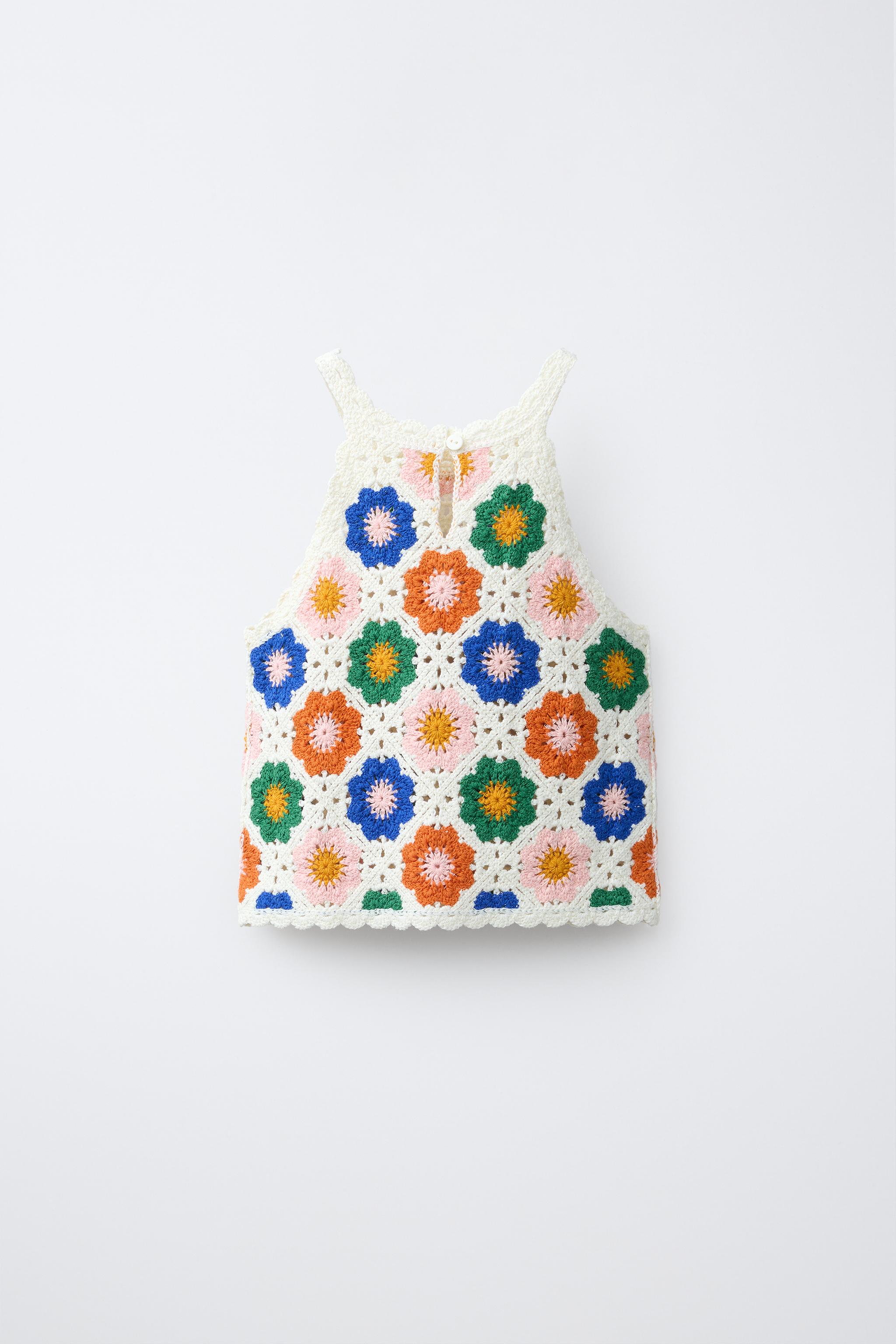 TOP EN MAILLE CROCHET À FLEURS